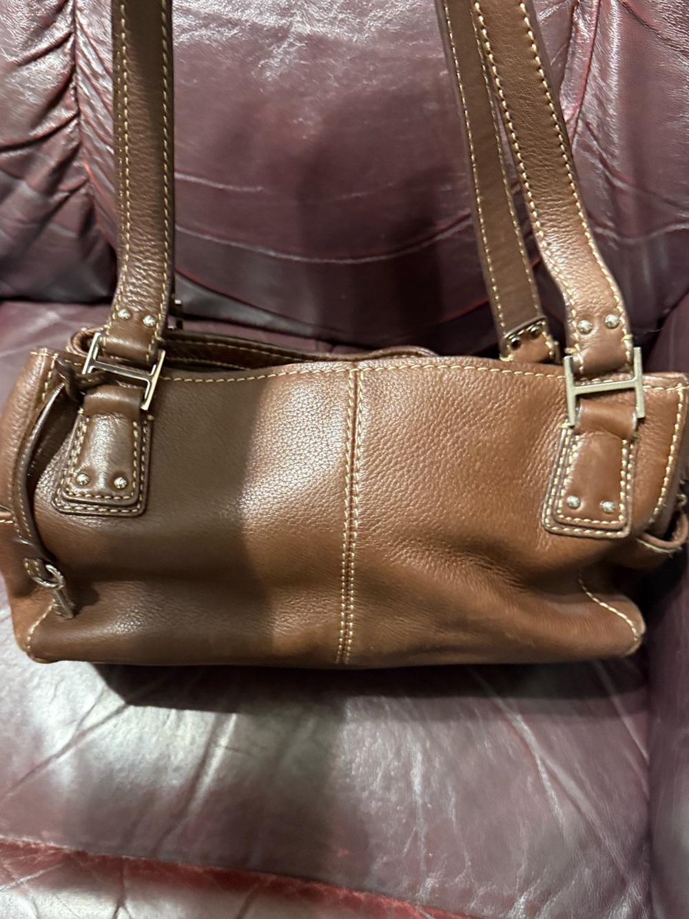 Women's Brown Leather Shoulder Bag - Classic Everyday Carry